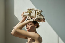 Load image into Gallery viewer, Cloud Top Handle Bag - Orange
