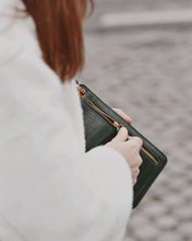 Load image into Gallery viewer, Quinn Phone Bag - Dark Green Croc
